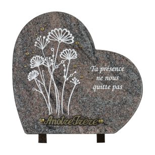 Plaques Granit 27x28cm - Forme Cœur - Gravure Fleurs - Texte "Ta présence ne nous quitte pas"